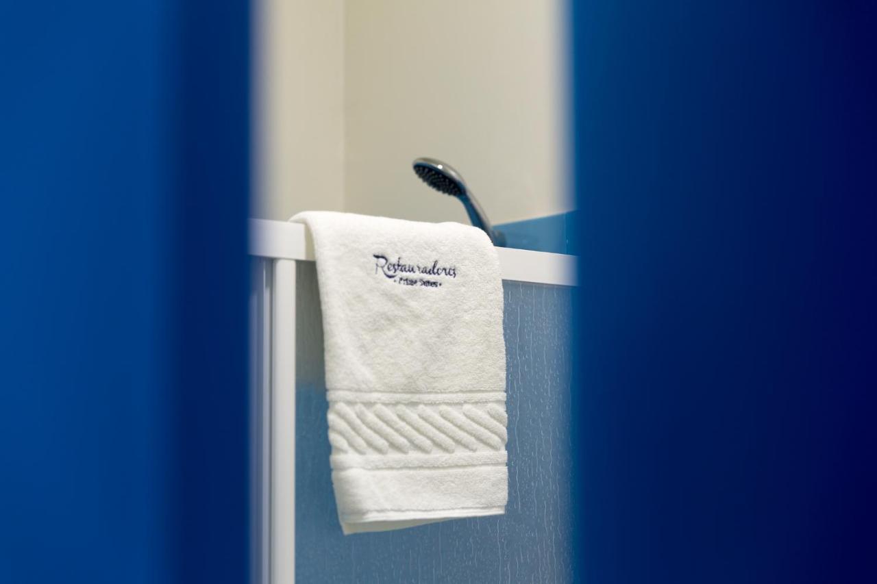 Deluxe Room,697136304:JPEG